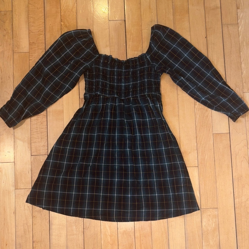 Old Navy Kids Dress in Green and Black Plaid with bow open back smocked chest